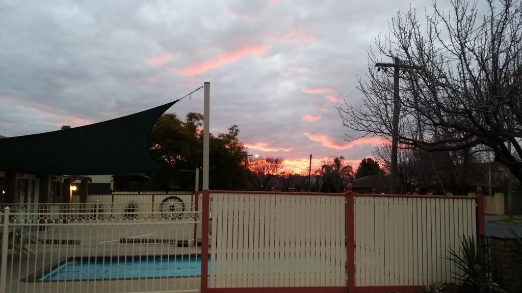 Shepparton Motor Inn Tudor House Motel Eksteriør bilde